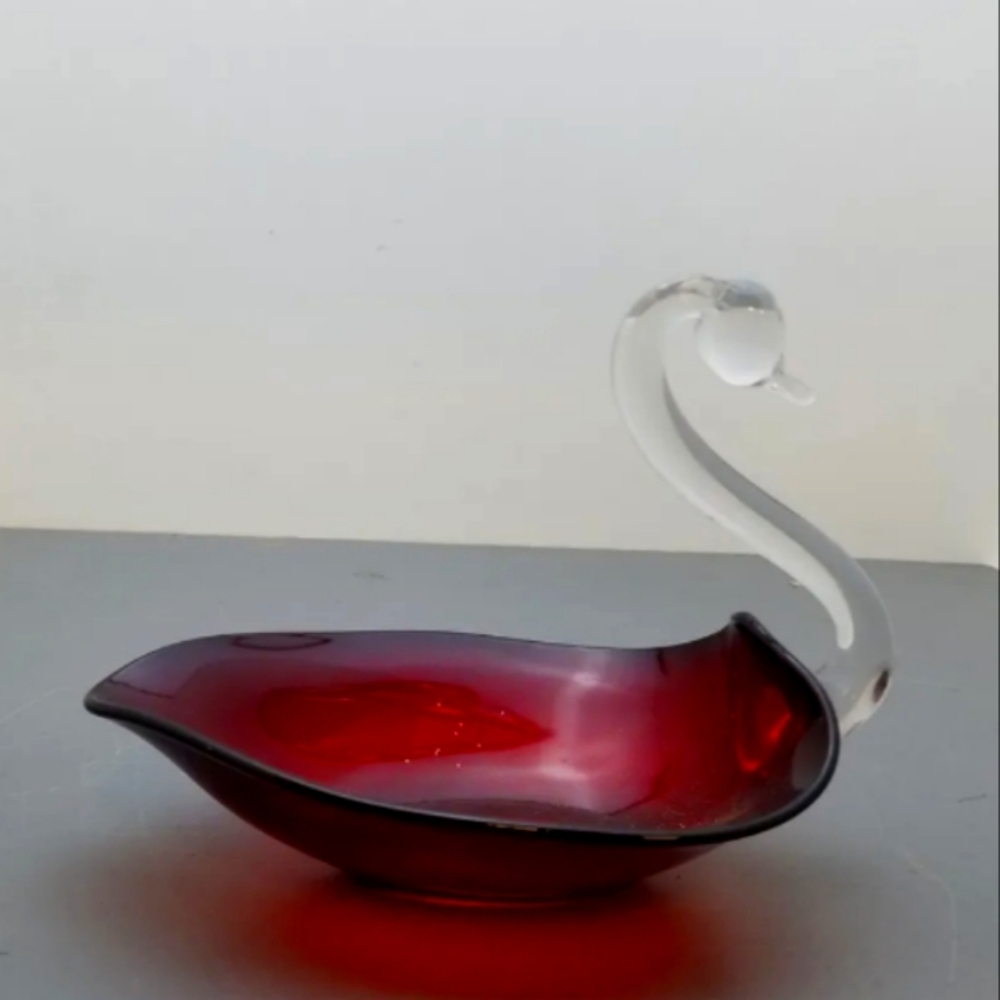 Immaculate Vintage Signed Glass Crystal Loon Swan Goose ruby red Paperweight